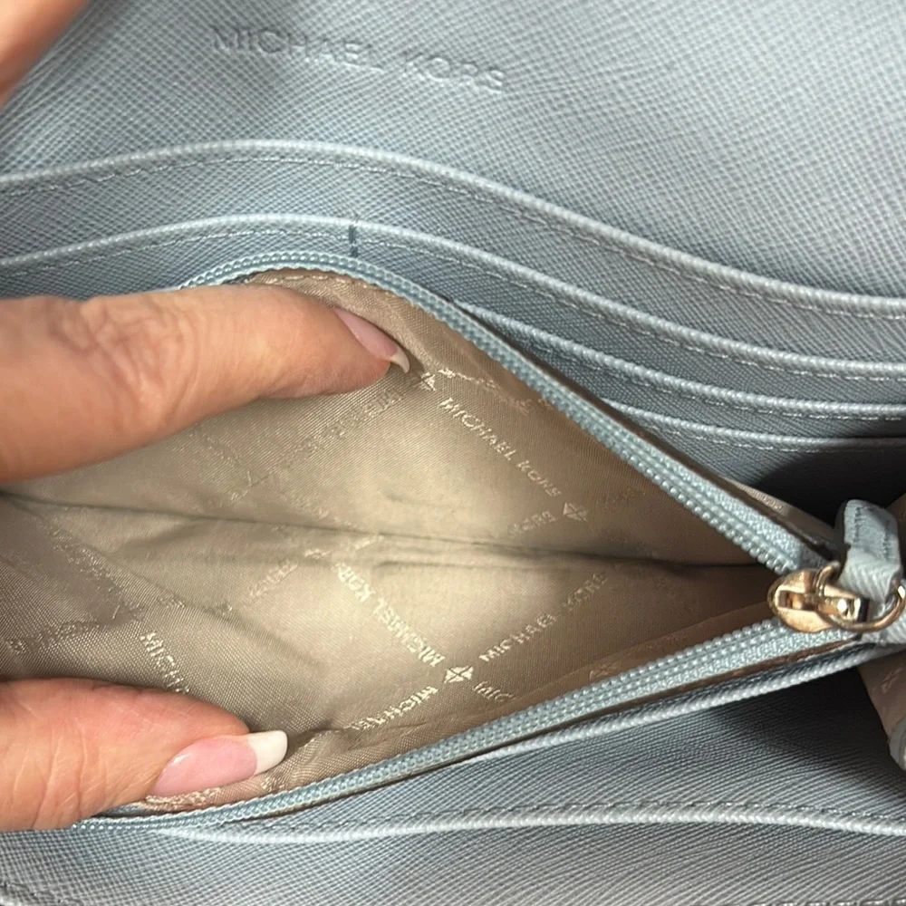 Michael Kors Fulton Flap Leather Wallet - Picture 10 of 11